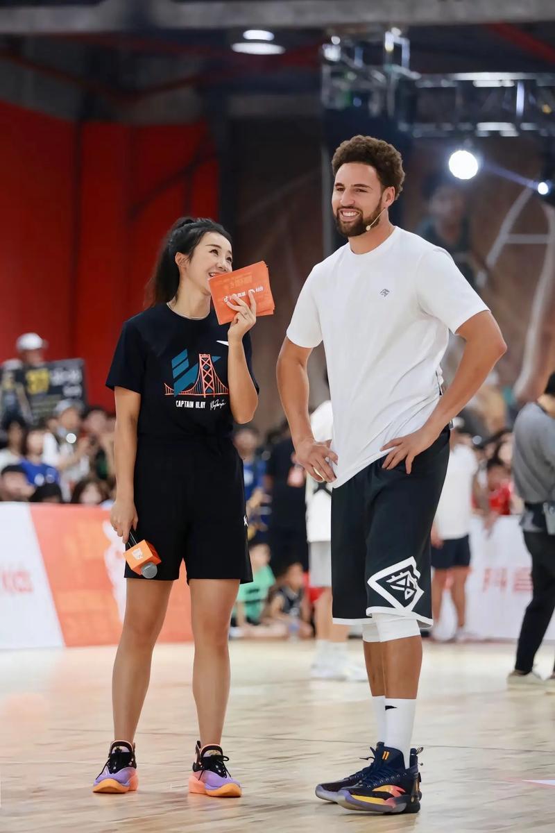 科尔谈库明加遭DNP：他不是明星球员，就会遇到这种情况（科尔谈库明加未获出场：非明星球员难免遇到这种情况）