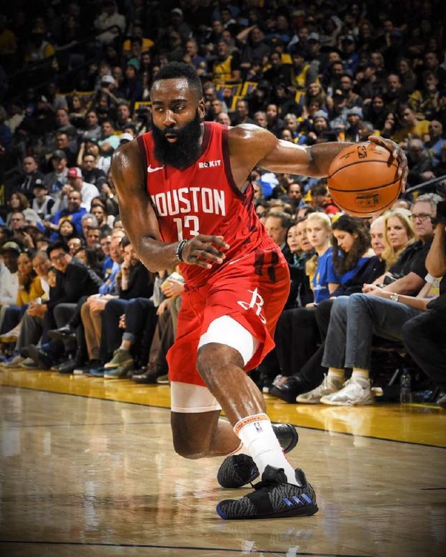 官方：西班牙名哨“平方哥”执法欧冠第6轮亚特兰大vs切尔西（官方确认：西班牙名哨“平方哥”将执法欧冠第6轮亚特兰大对阵切尔西）